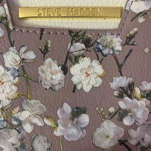 Steven Madden “Floral Belaine Crossbody” purse NWT